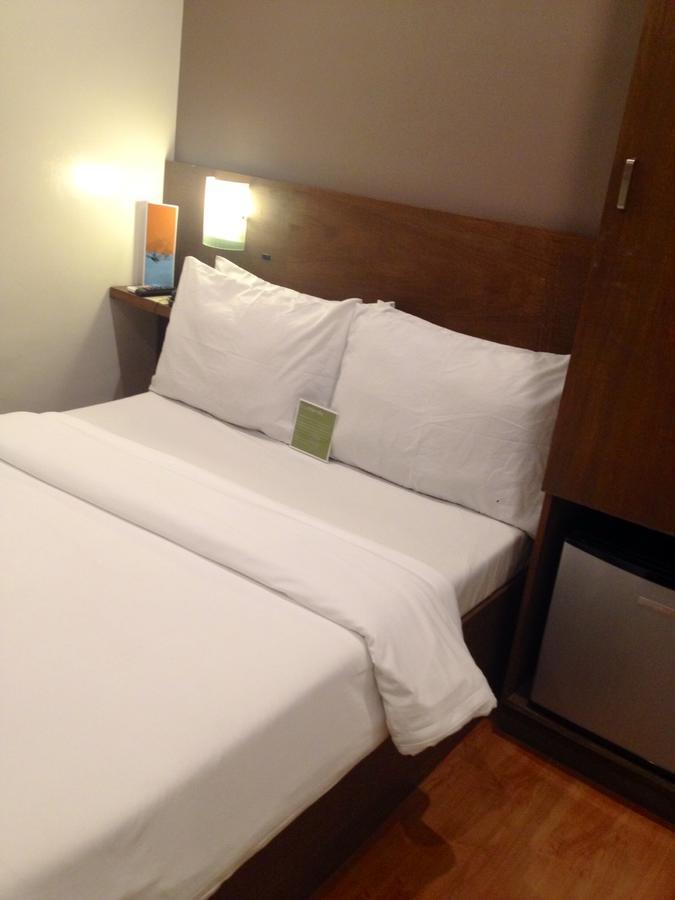Hotel Durban Makati City Kültér fotó